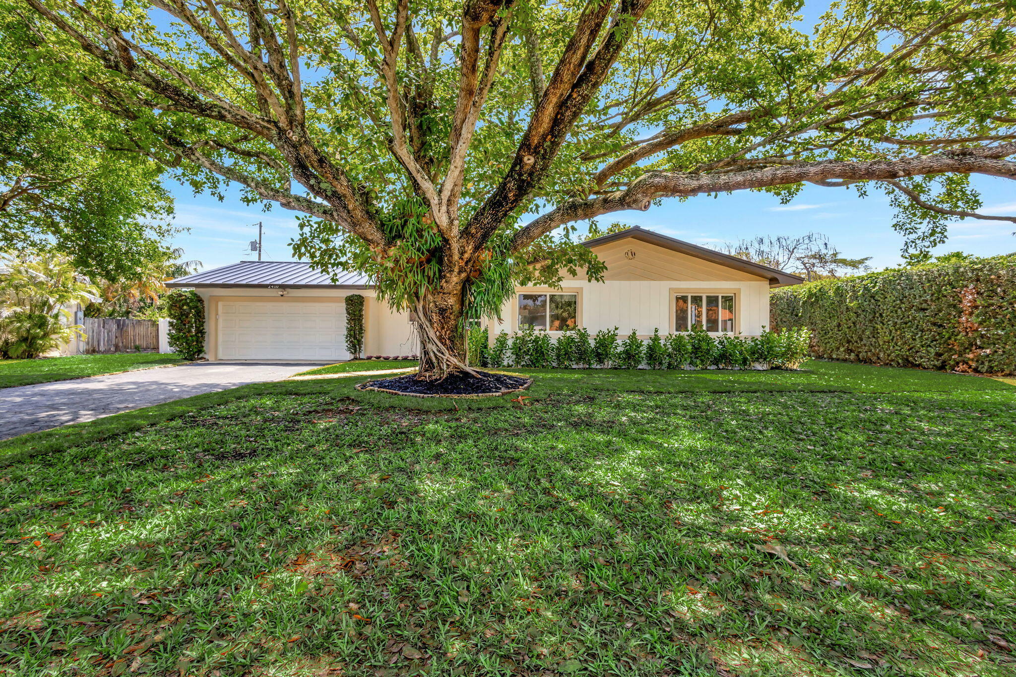 2410 SW 1st Street  Boynton Beach FL 33435 photo