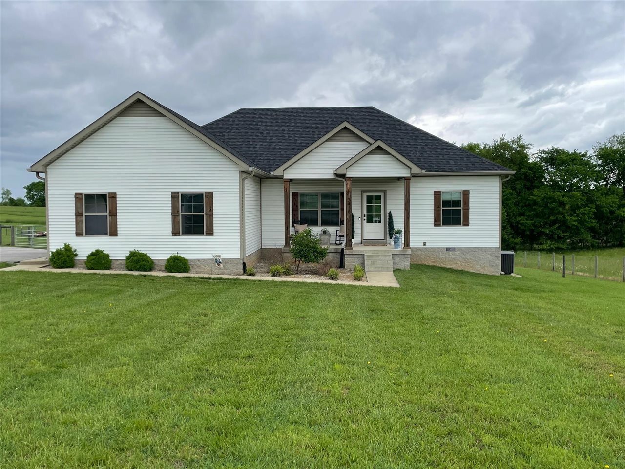 Property Photo: 3418 Hydro Pondsville Road KY 42171