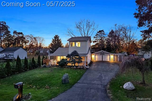 Property Photo: 2716 Weaverton MI 48307