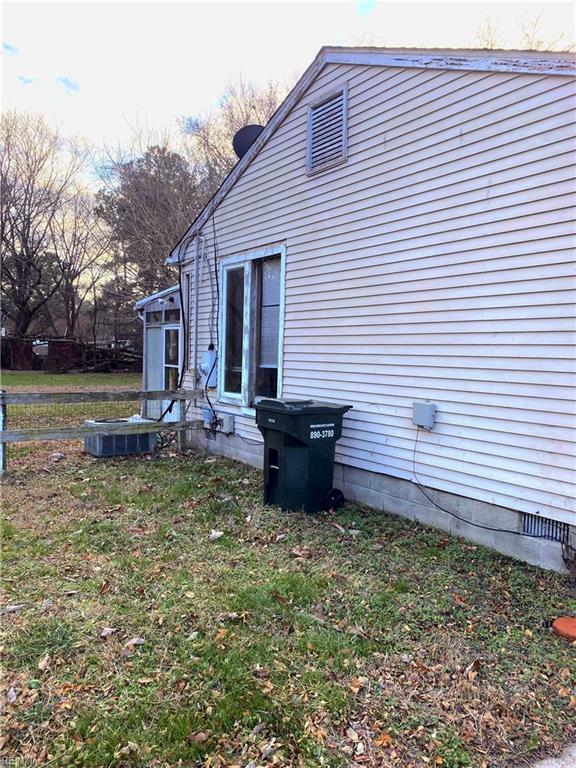 Property Photo: 3810 Seaford Rd VA 23696