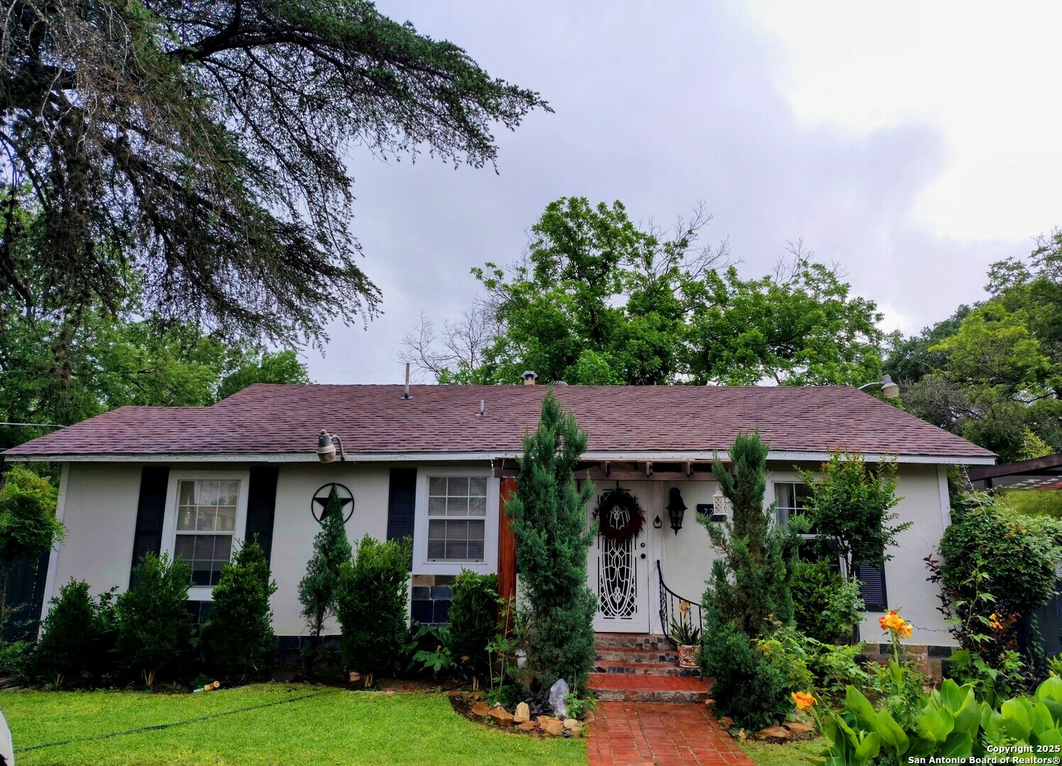 Property Photo: 724 Holmgreen TX 78220