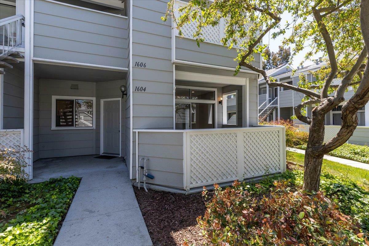 Property Photo: 1604 Thornleaf Way CA 95131