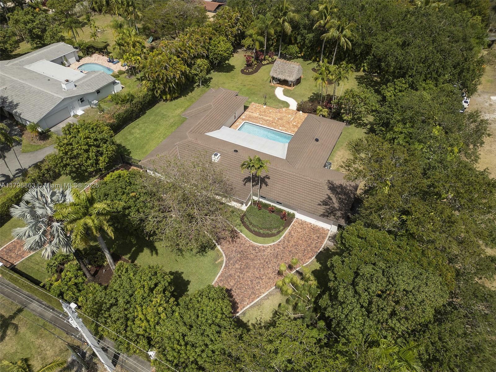 Property Photo: 11631 SW 87th Ave FL 33176