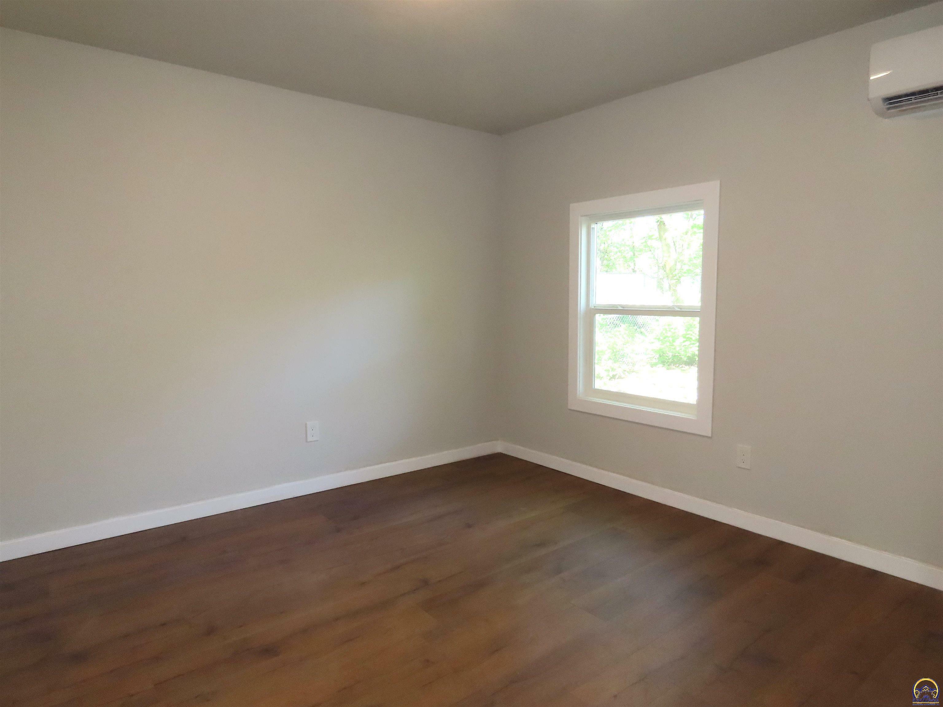 Property Photo: 140 NW Louise St KS 66606