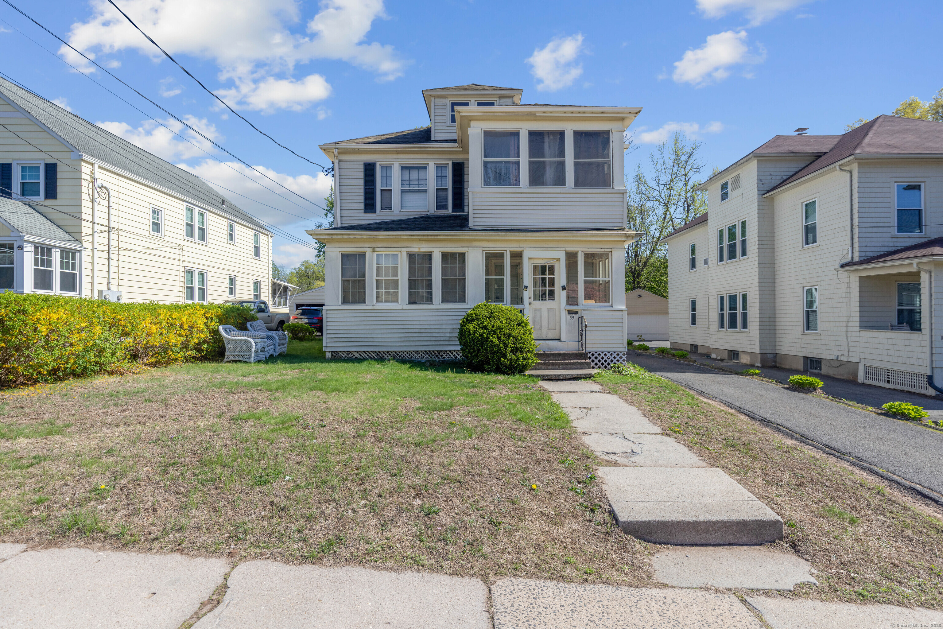 Property Photo: 33 Woodmere Road CT 06119