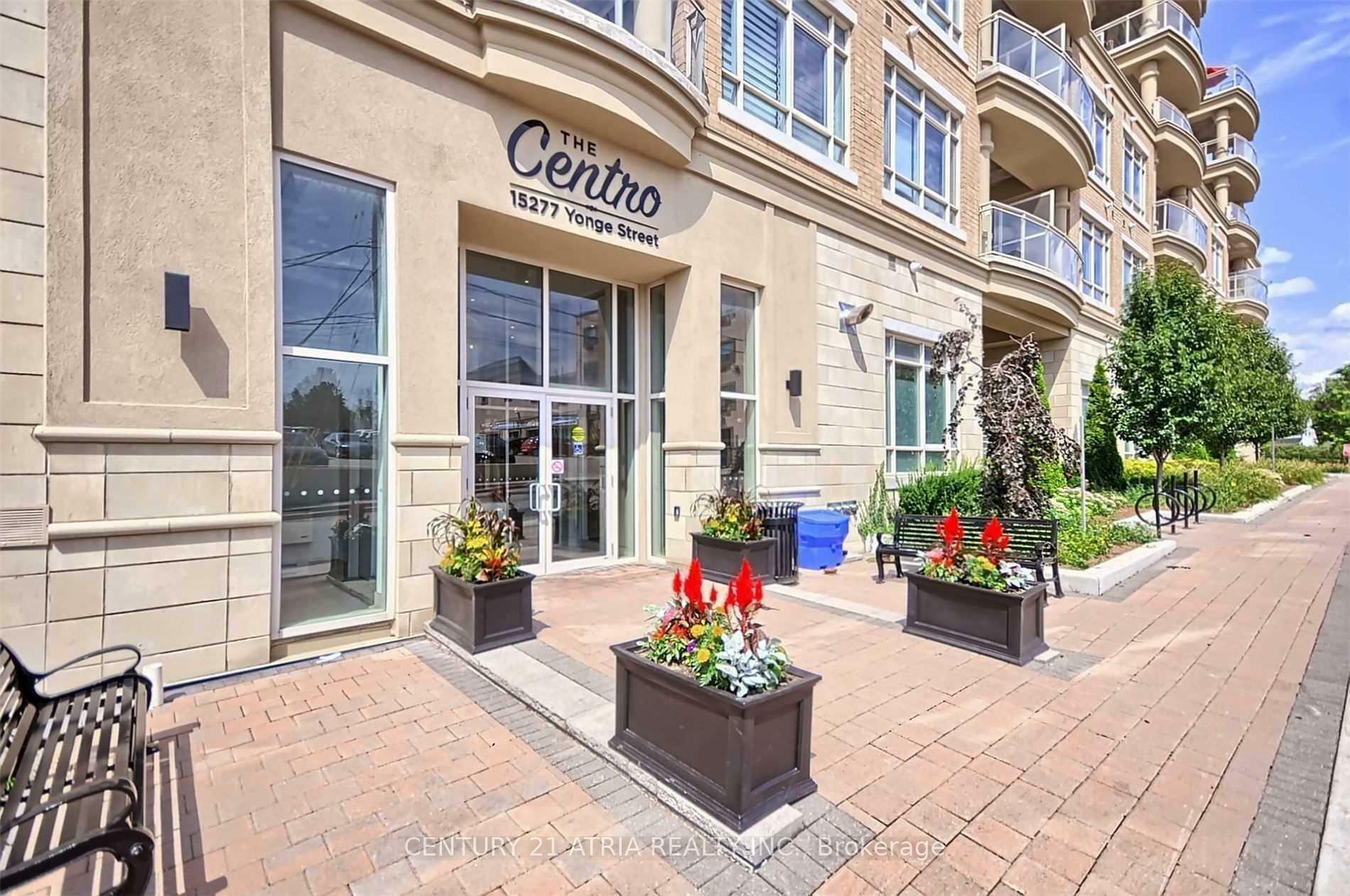 Property Photo: 15277 Yonge Street 404A ON L4G 1Y3