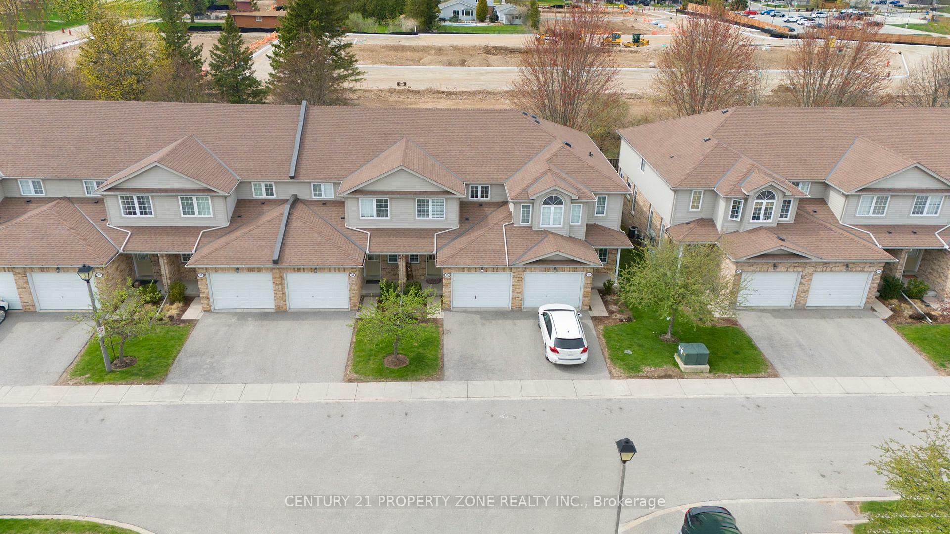 Photo de la propriété: 210 Dawn Avenue 35 ON N1G 5L5