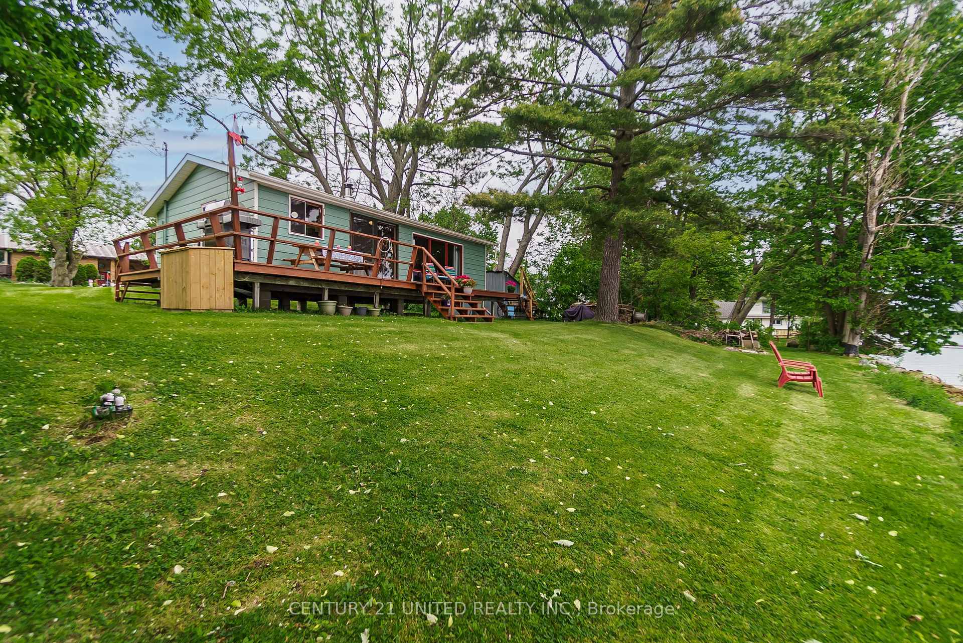 Property Photo: 37 Lakeshore Road ON K0L 2G0