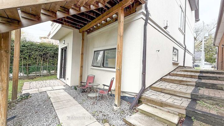Photo de la propriété:  225 Hollywood Avenue Bsmt  ON M2N 3K7