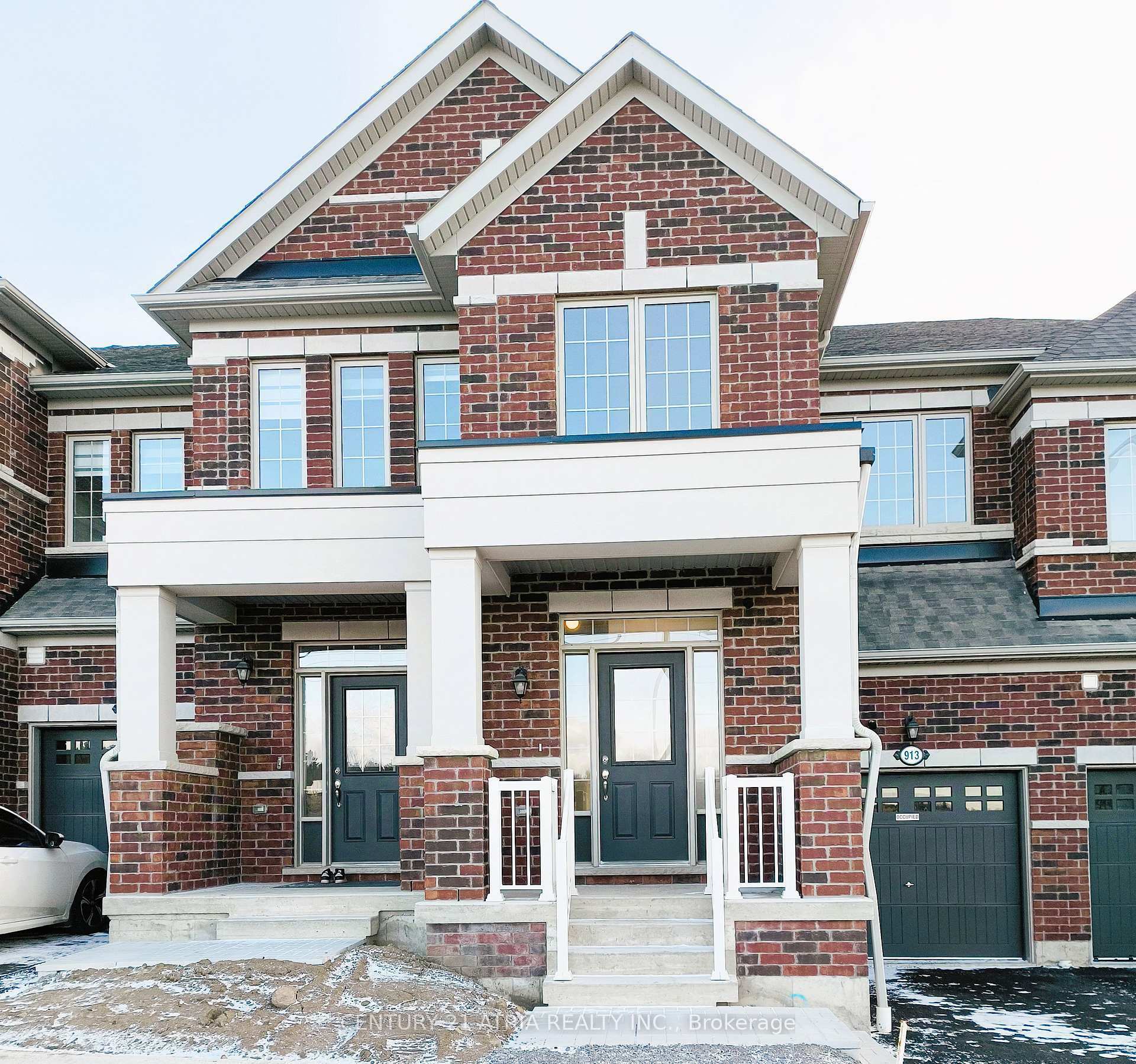 Photo de la propriété: 913 Elizabeth Mackenzie Drive ON L1X 0P5