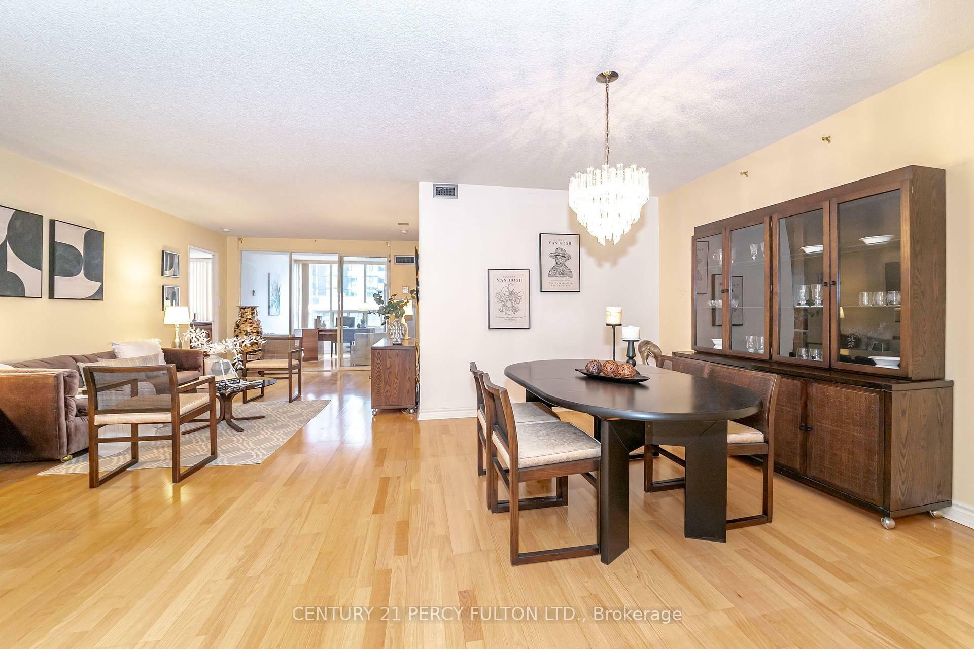 Photo de la propriété: 30 Greenfield Avenue 410 ON M2N 6N3