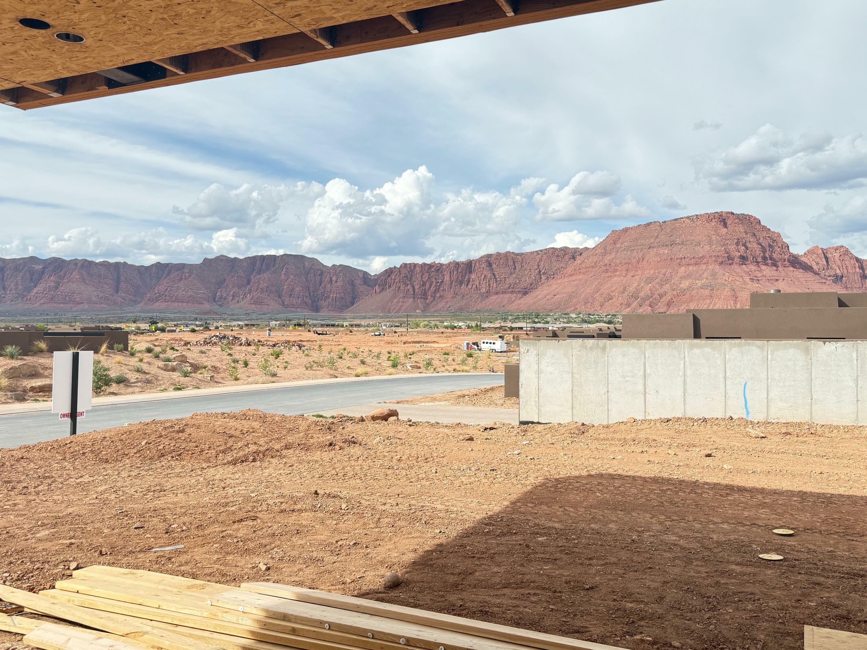 Property Photo: 679 S Juniper Way UT 84738