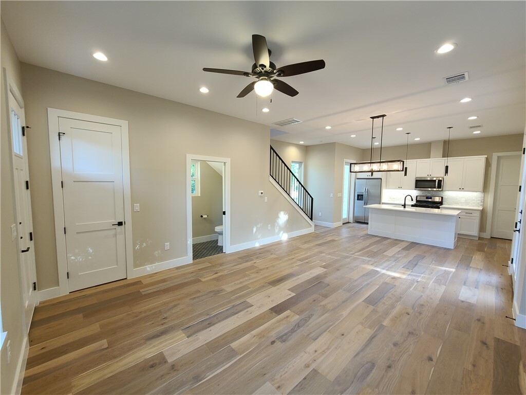 Property Photo: 907 E 44th Street A TX 78751