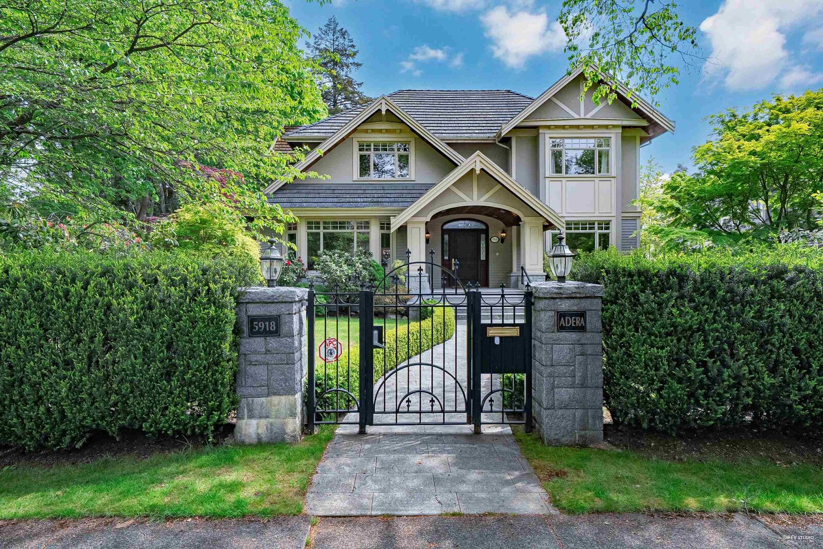 Property Photo: 5918 Adera Street BC V6M 3J4