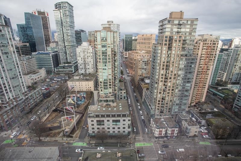 Property Photo: 939 Homer Street 3204 BC V6B 2W6