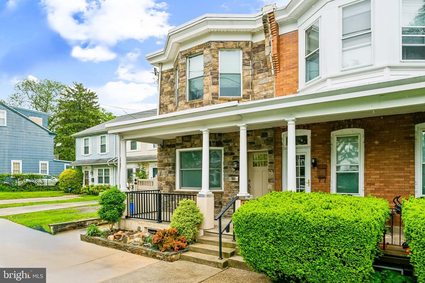 Property Photo: 365 Lemonte PA 19128