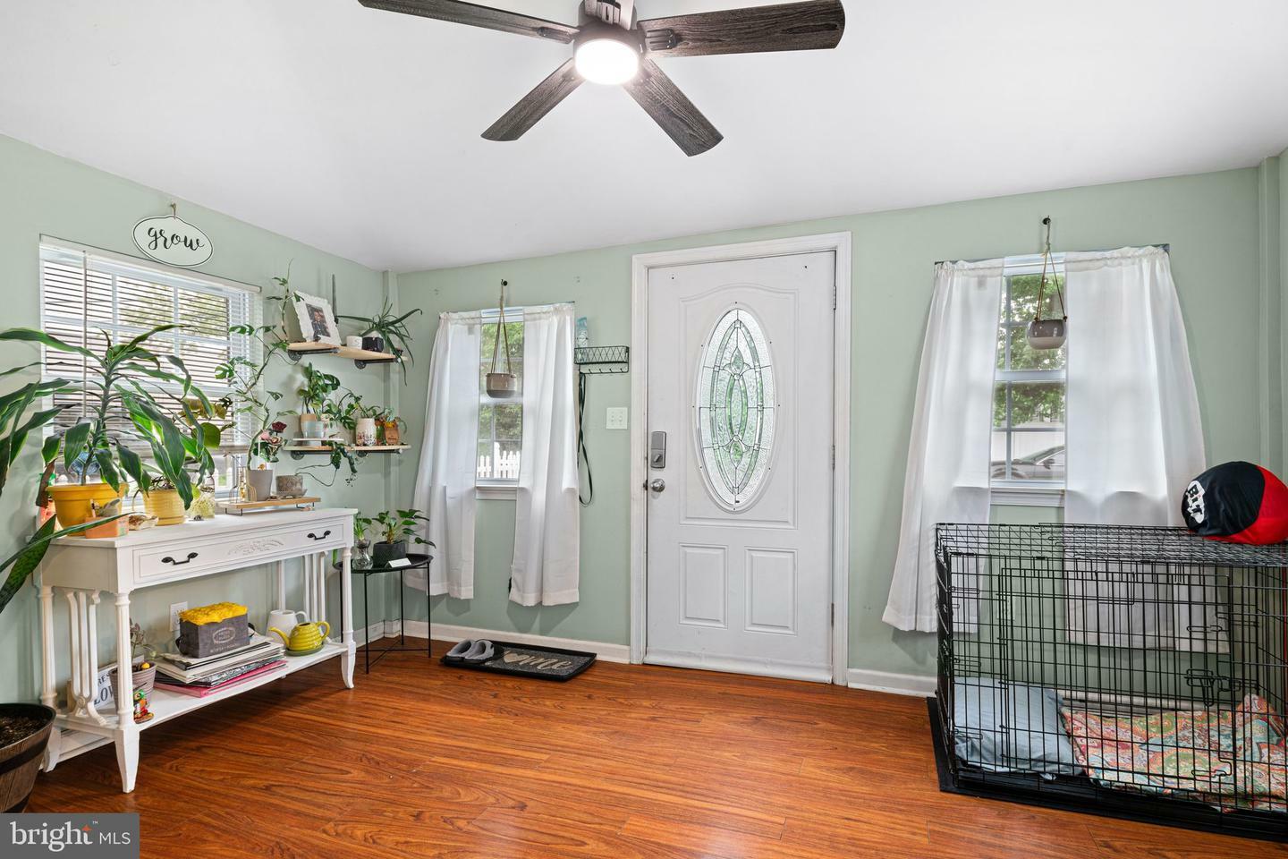 Property Photo: 1041 Rosa Avenue PA 19021
