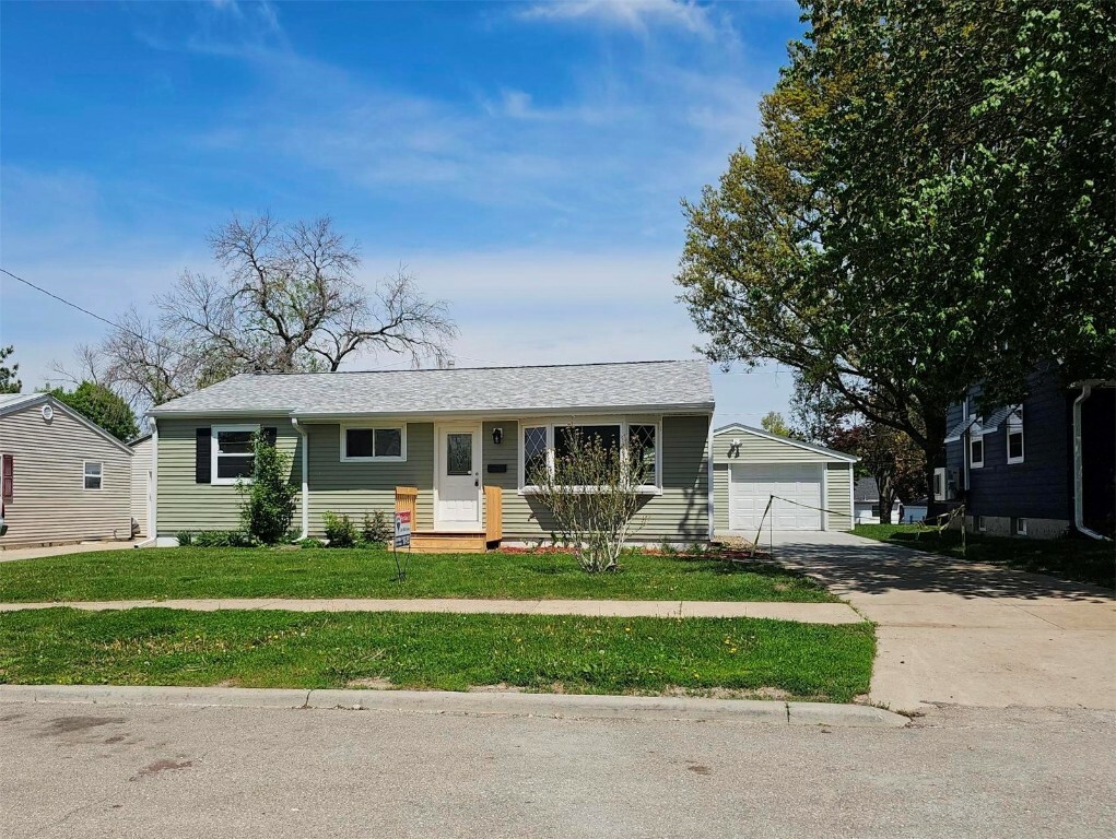 1626 Texas Avenue NE  Cedar Rapids IA 52402 photo