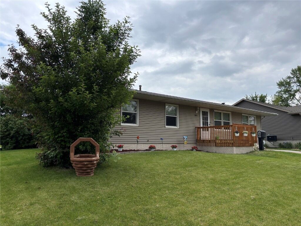 Property Photo: 103 Broadmore Road SW IA 52405