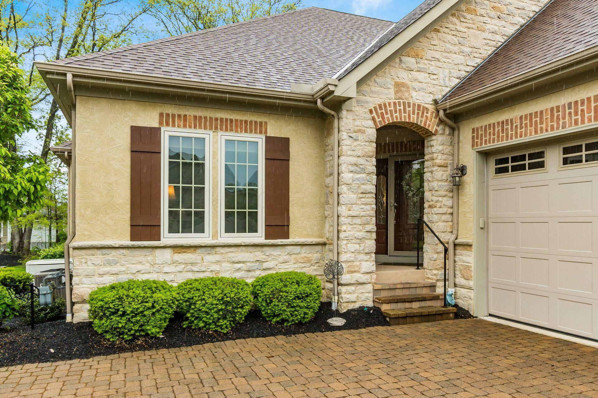 Property Photo: 5464 Slater Ridge OH 43082