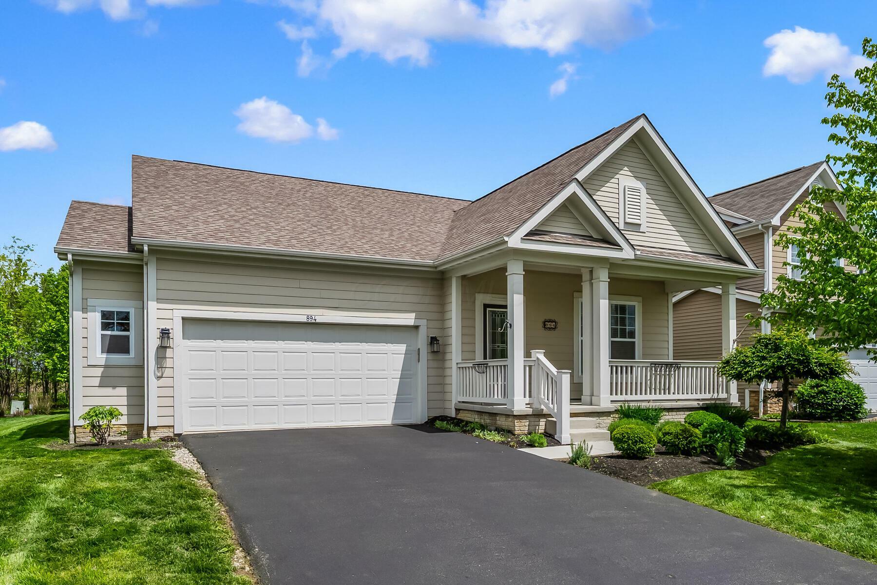 Property Photo: 894 Broadview Chase Drive OH 43015