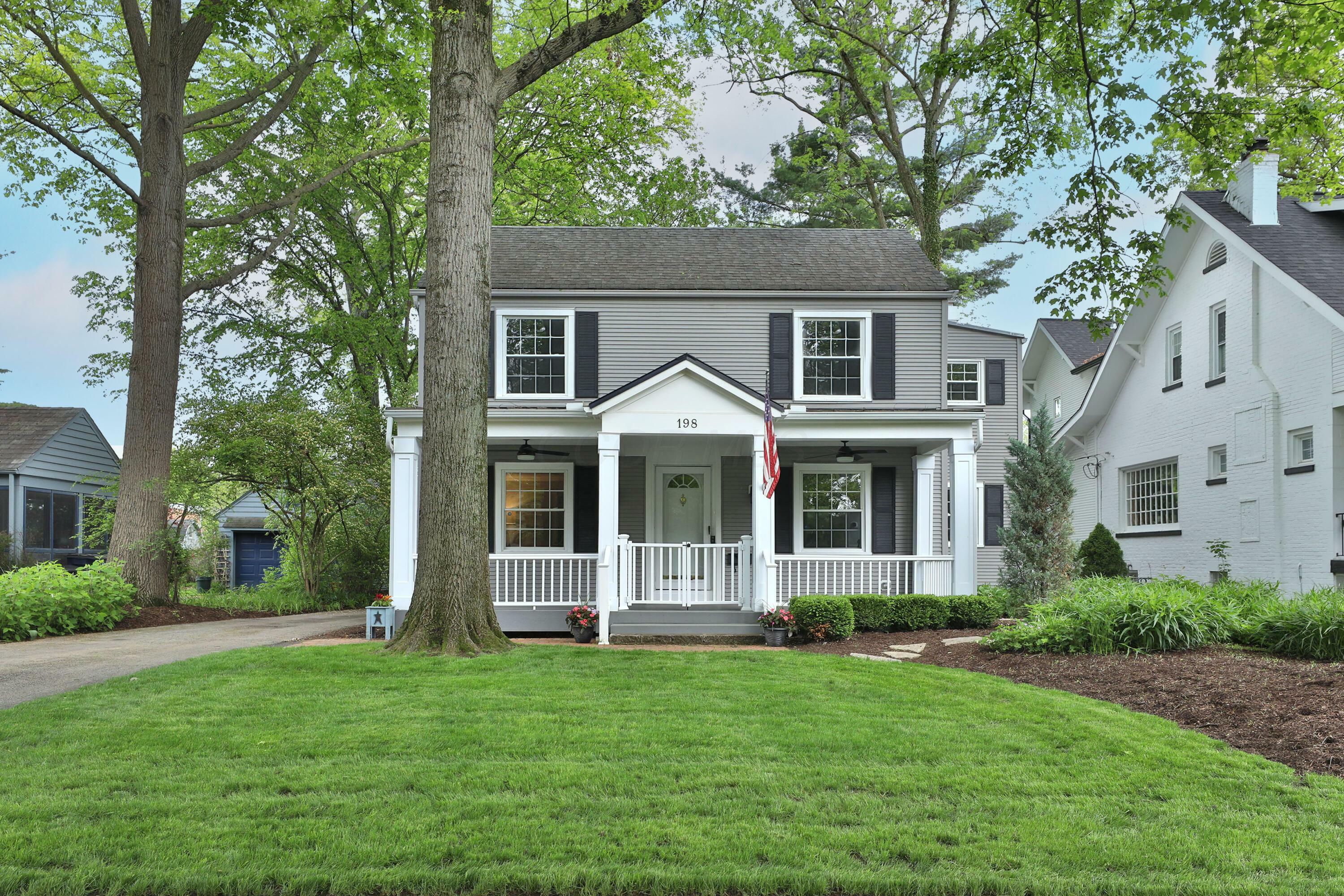 Property Photo: 198 N Roosevelt Avenue OH 43209