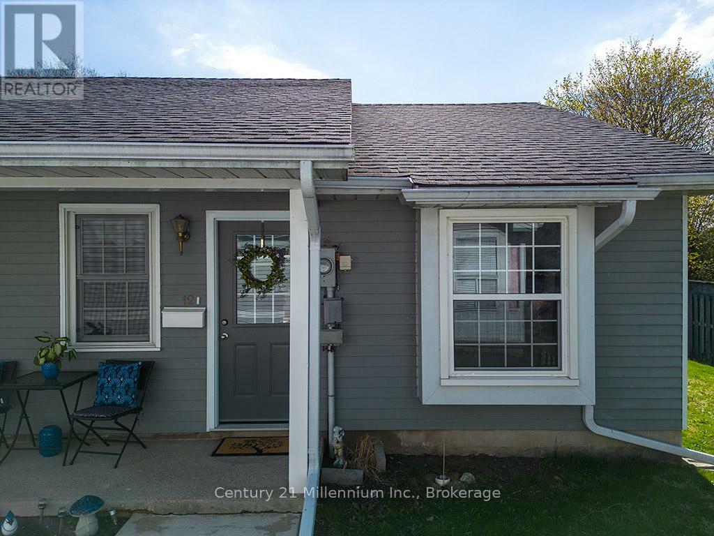 Property Photo: 140 Albert Street 12 ON L9Y 2L7