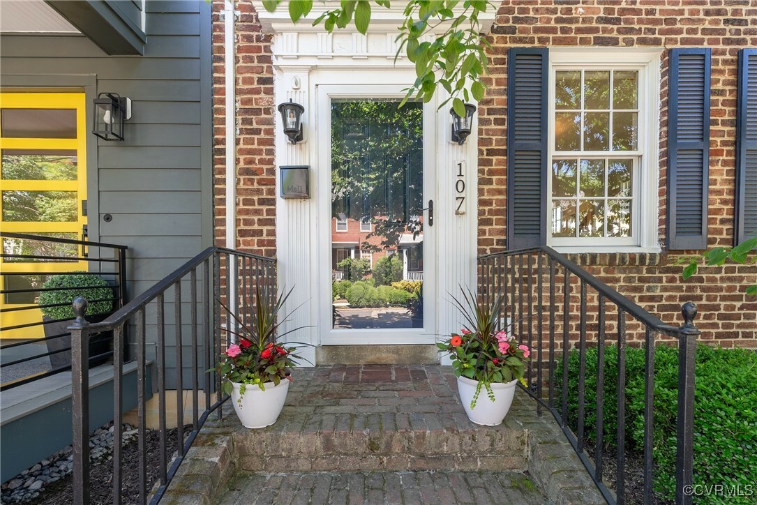 Property Photo: 107 N Nansemond Street VA 23221