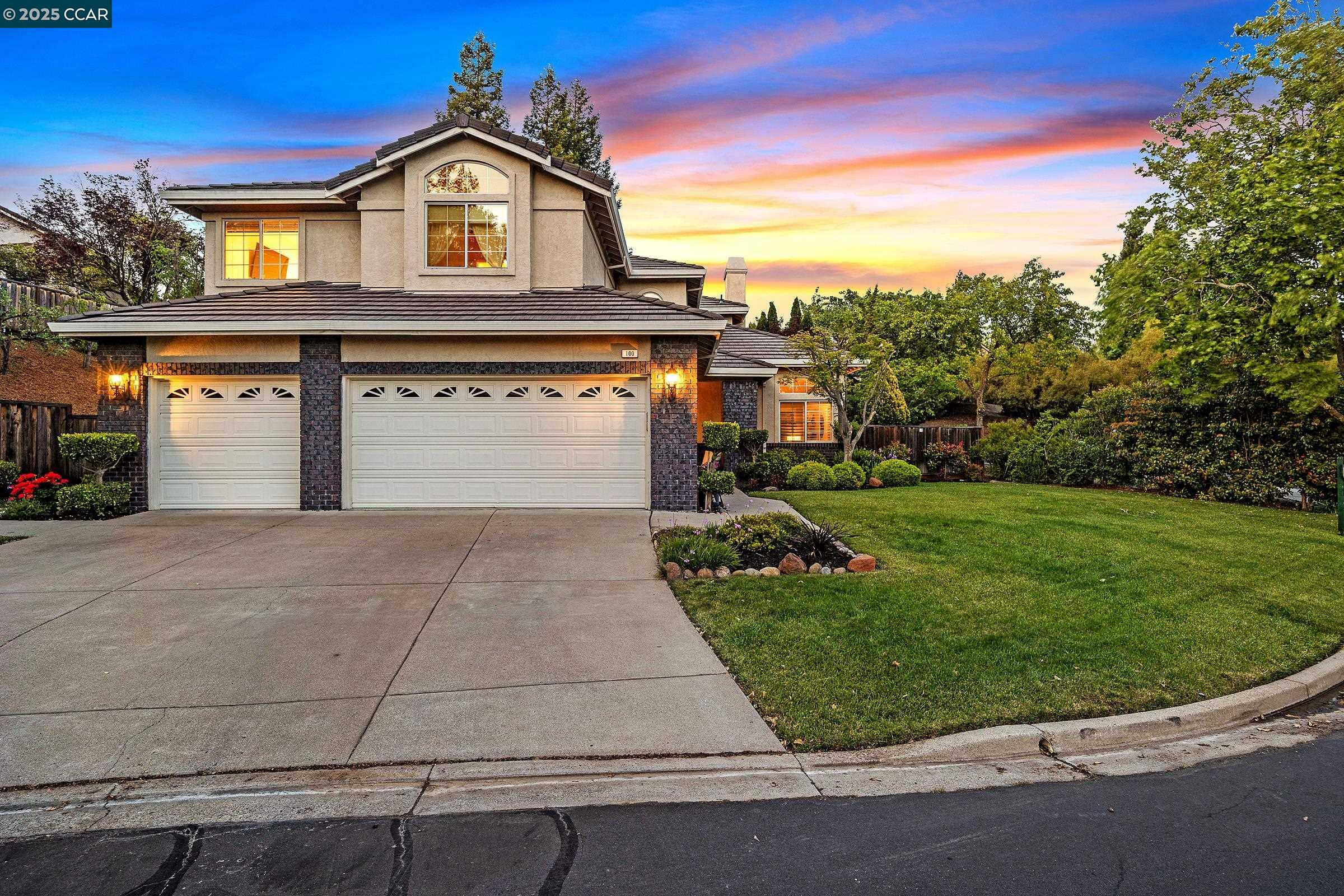 Property Photo: 100 Bedford Ct CA 94506