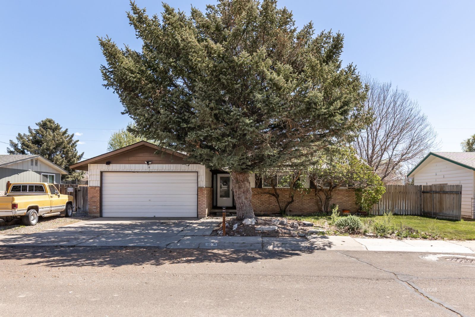 Property Photo: 924 Country Club Drive NV 89801