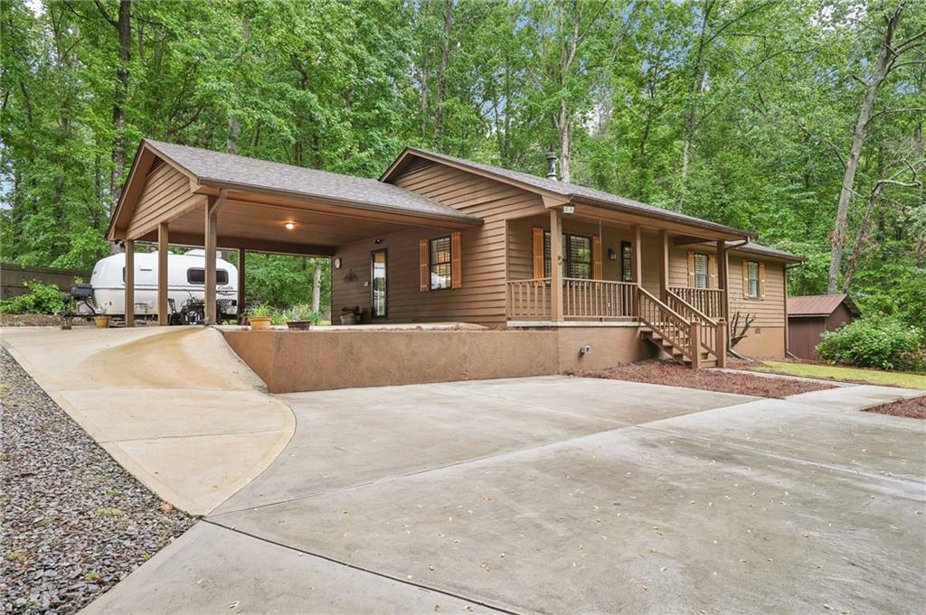 Property Photo: 5259 Sugar Ridge Drive GA 30518