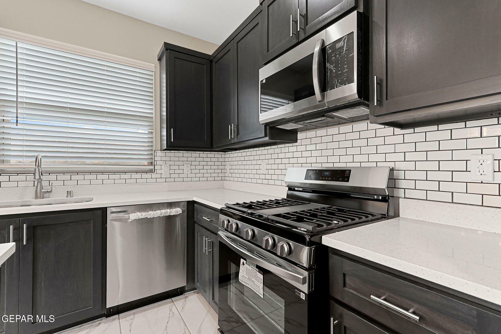 Property Photo: 977 Barbara Ave Avenue TX 79927