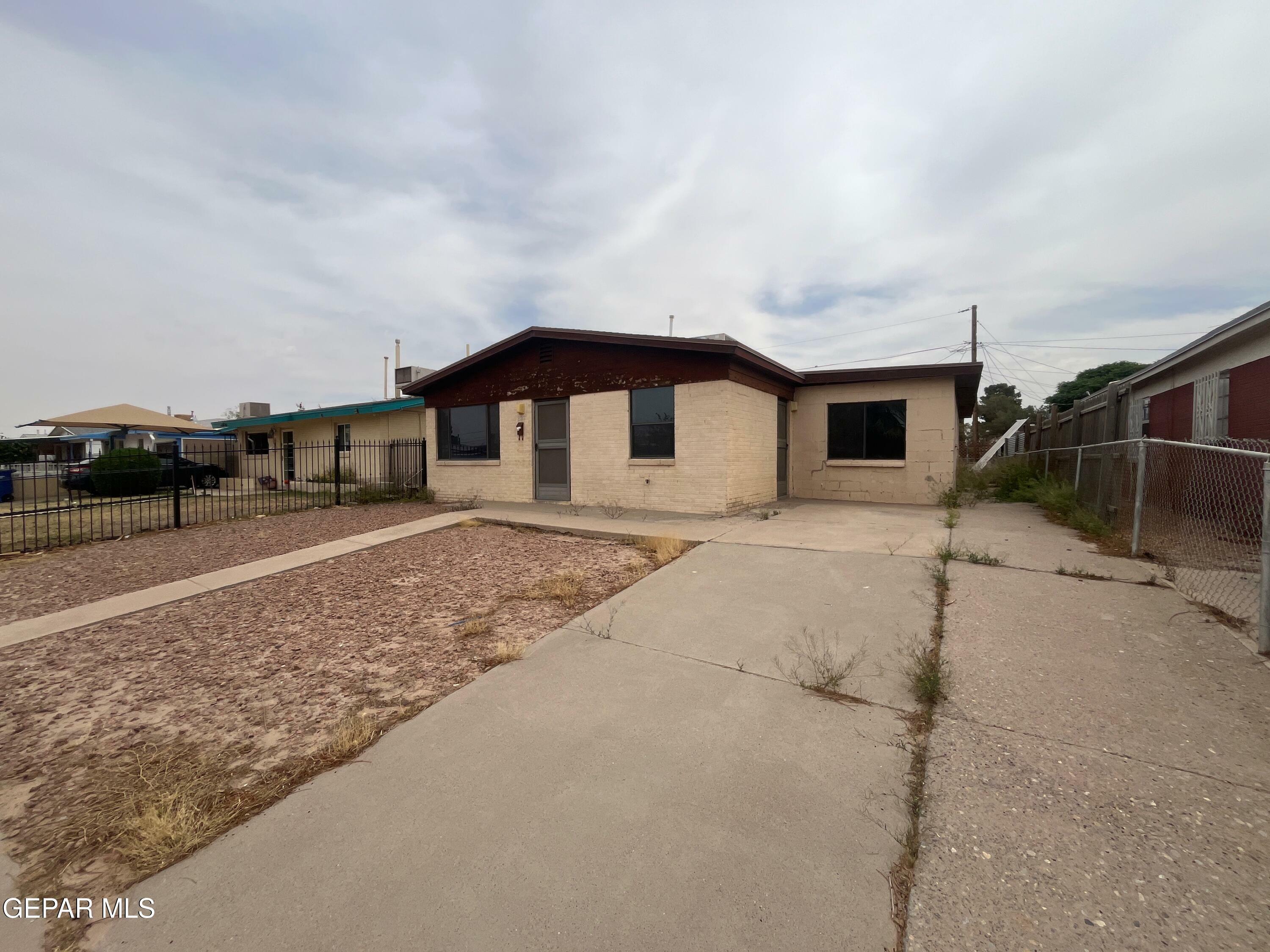 236 Papaya Street  El Paso TX 79915 photo
