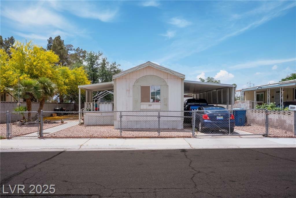 Property Photo: 5573 Tahoe Drive NV 89142