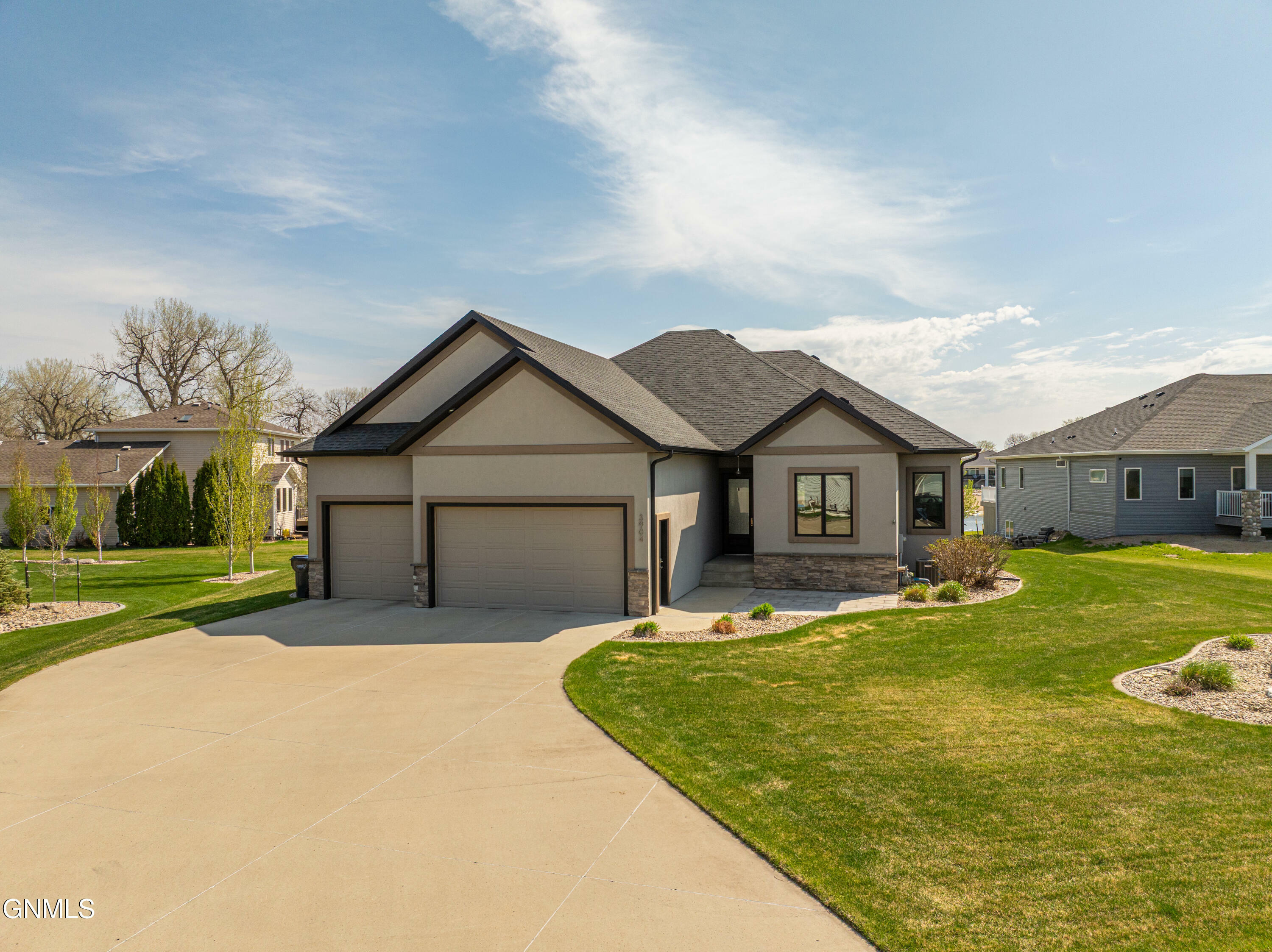 3904 Waterfront Place SE  Mandan ND 58554 photo