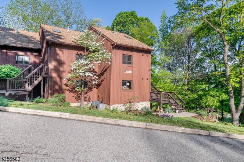 Property Photo:  2 Davos Dr, Unit 2  NJ 07462 