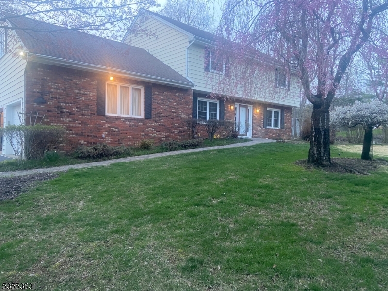 31 Charlotte Dr  Clinton Twp. NJ 08833 photo
