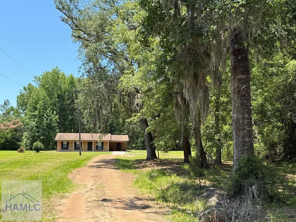 Property Photo:  7637 E. Oglethorpe Hwy  GA 31320 