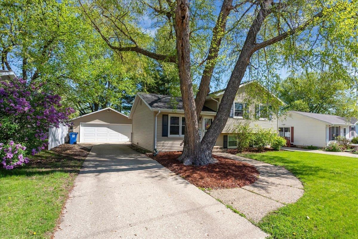 Property Photo: 1202 Orchard Drive IA 50613