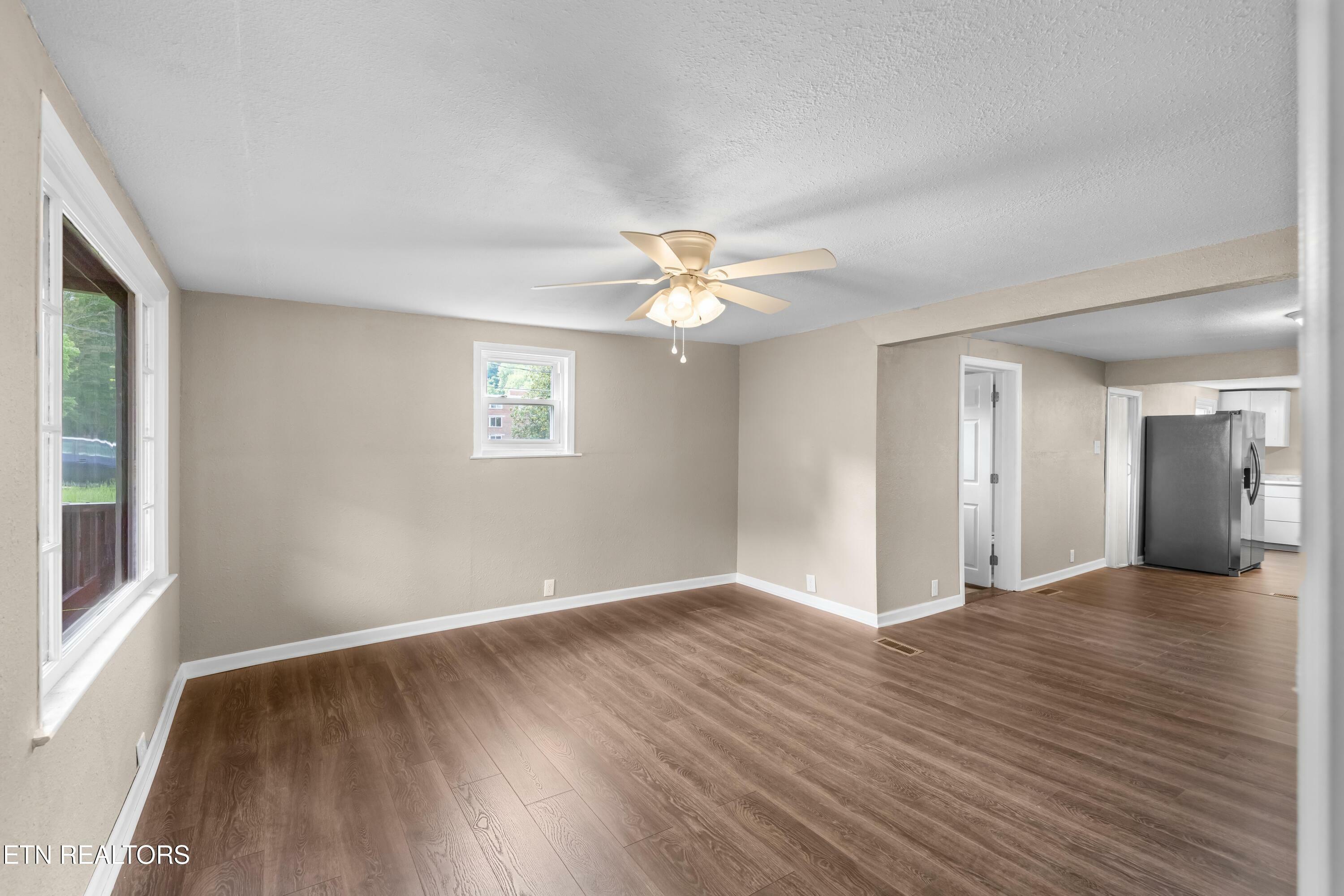 Property Photo: 319 Kentucky St TN 37762