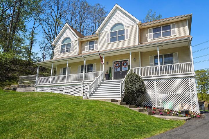 Property Photo:  14 Fillmore Drive  NY 10980 