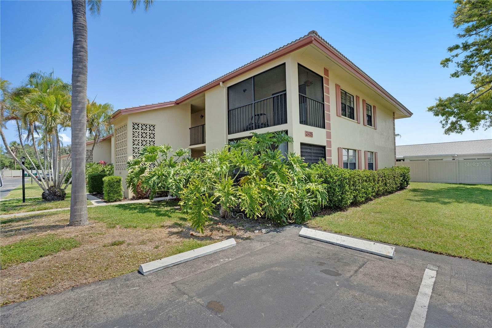Property Photo: 2415 Bayshore Gardens Parkway 8 FL 34207