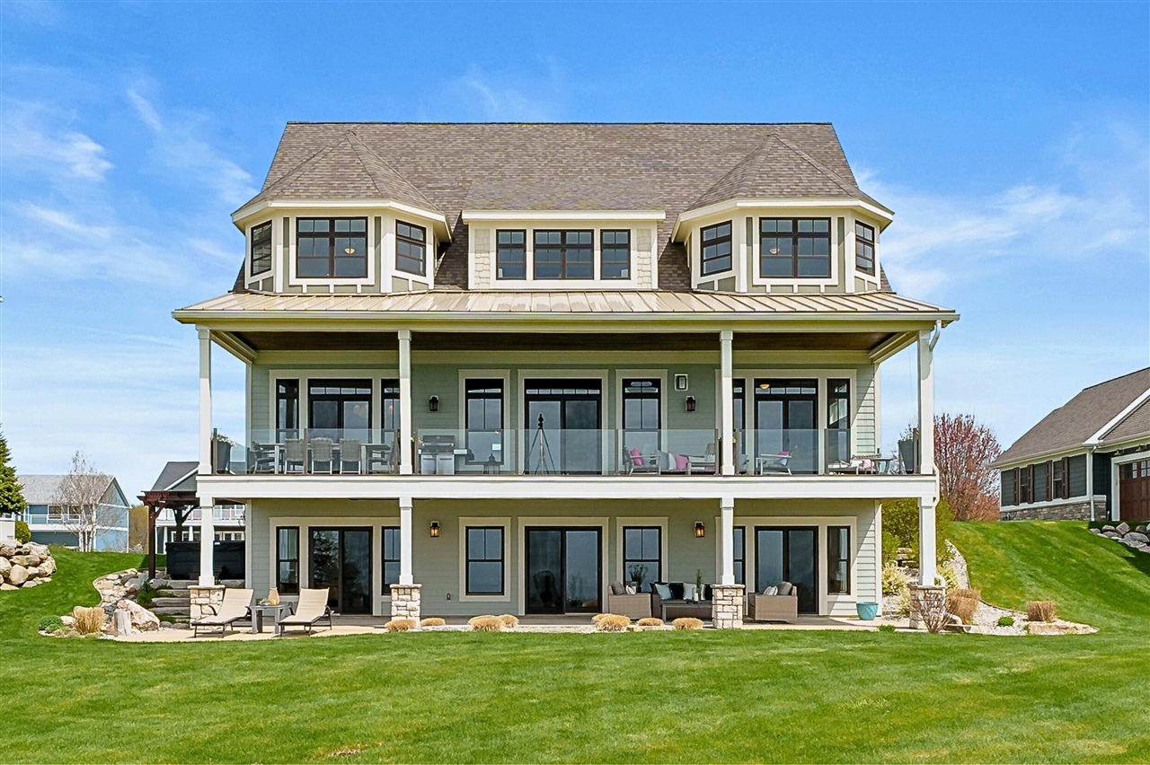 7370 Highfield Beach Drive  South Haven MI 49090-9602 photo