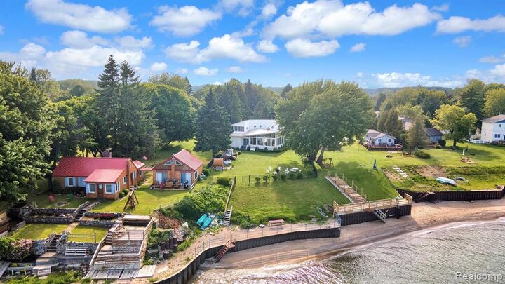 Property Photo:  4308 N Grandview Beach Drive  MI 48427 9383 