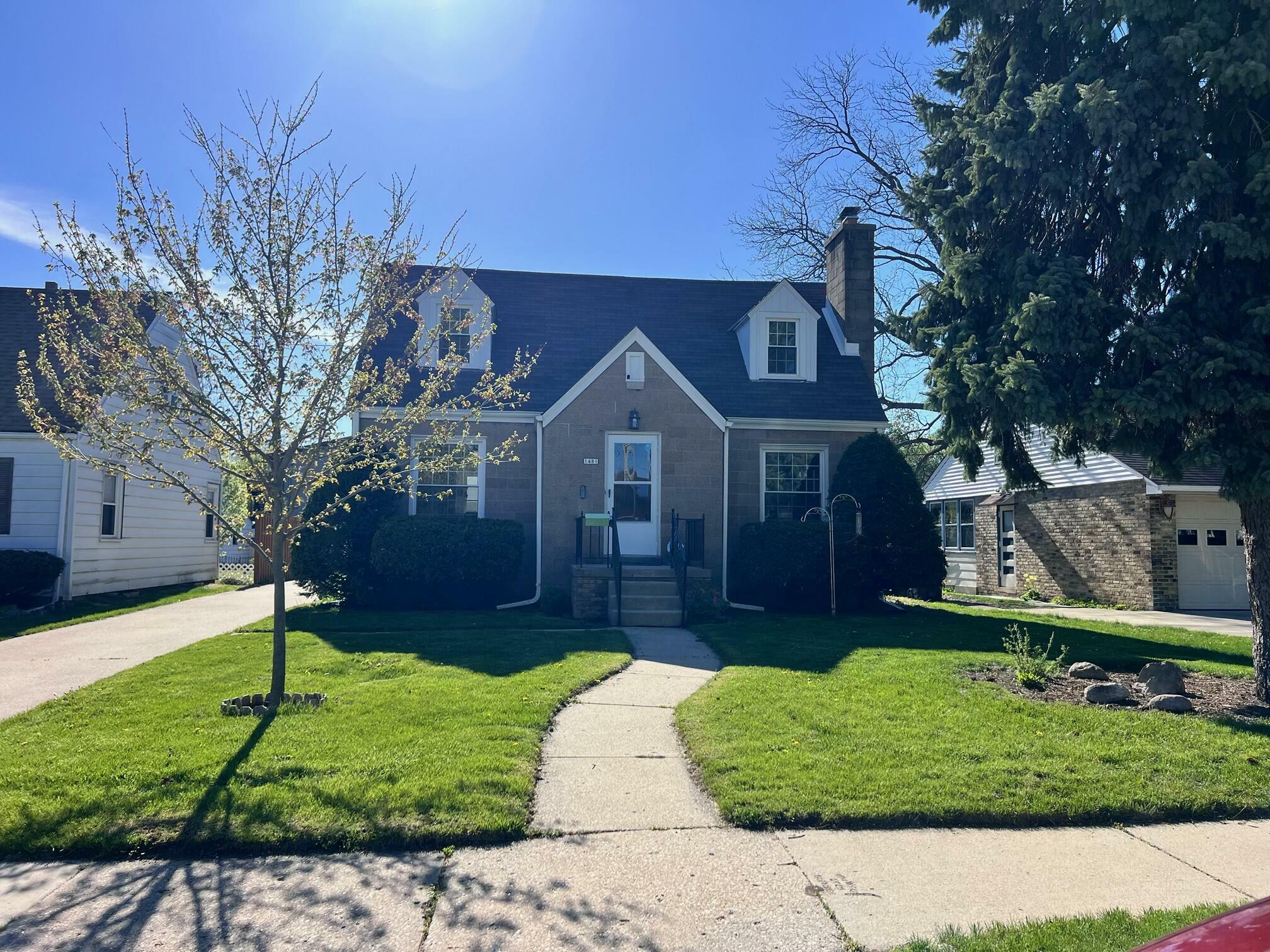 1481 S 91 St  West Allis WI 53214 photo
