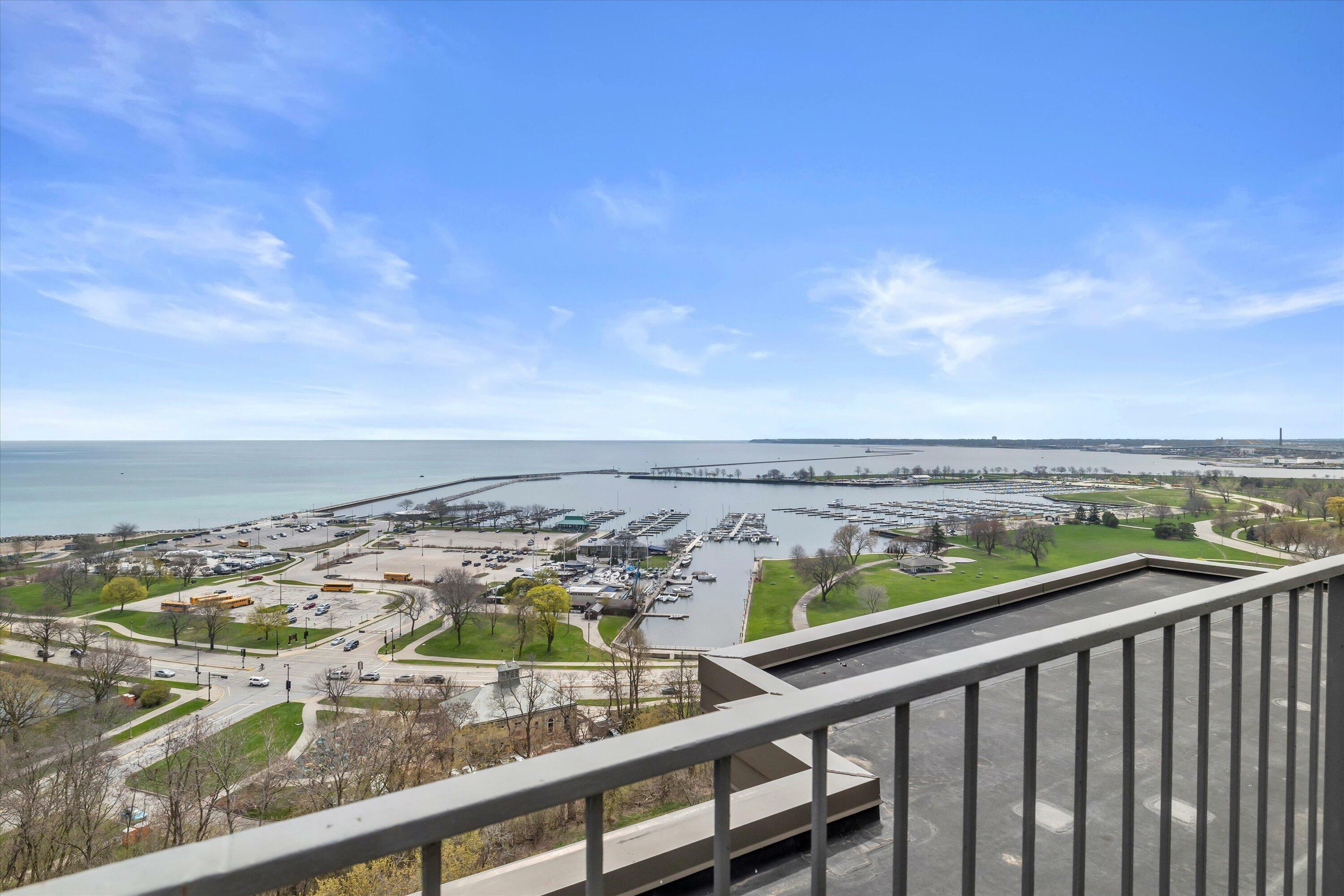 Property Photo: 1919 N Summit Ave WI 53202