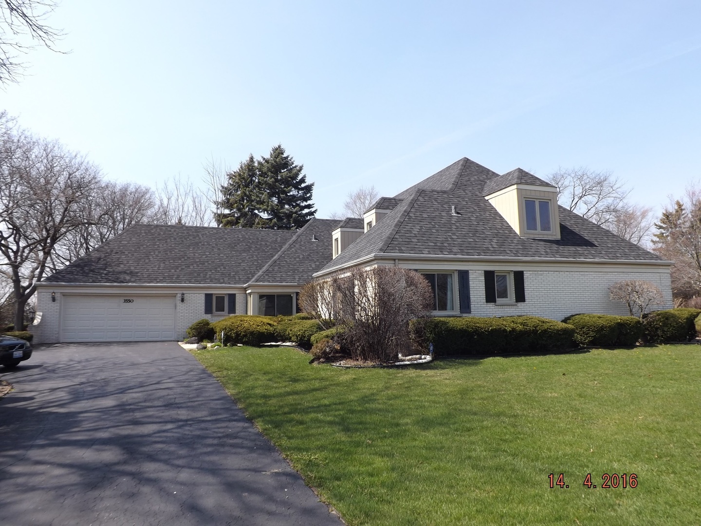 Property Photo: 3550 Whirlaway Drive IL 60062