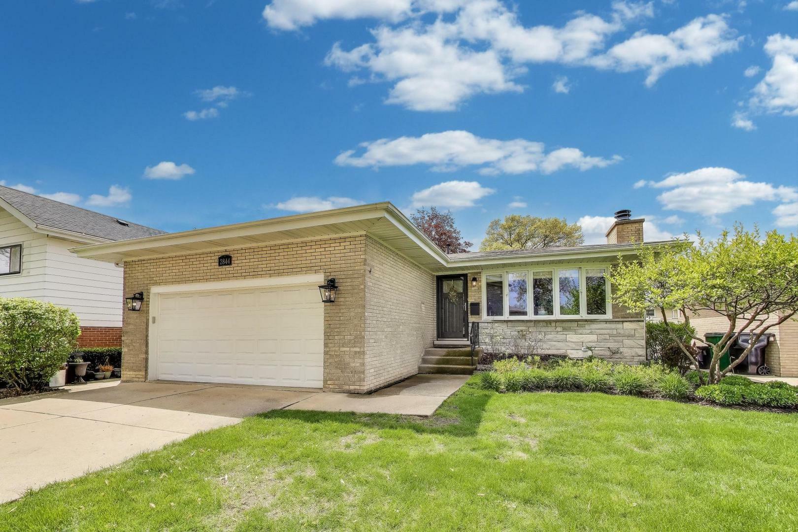 Property Photo: 2844 Downing Avenue IL 60154
