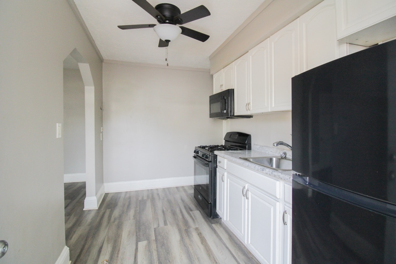 Property Photo: 109 Cary Street 111 IL 60013