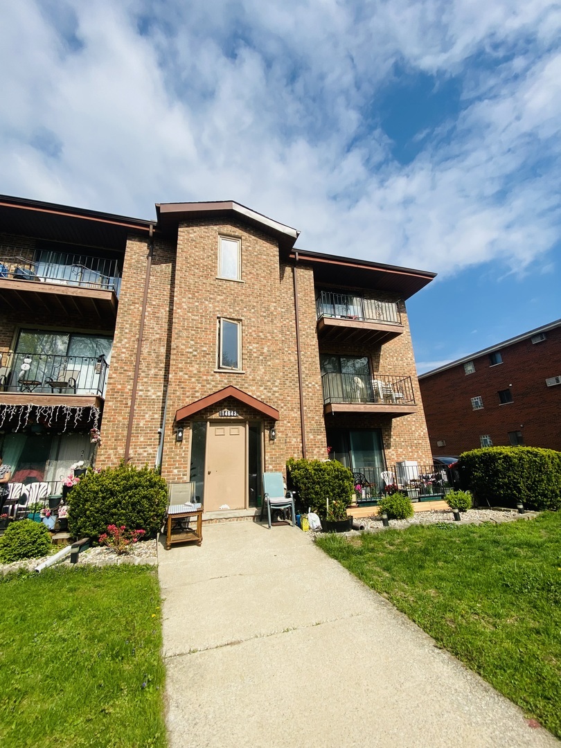 Property Photo:  14643 Lamon Avenue 2A  IL 60445 